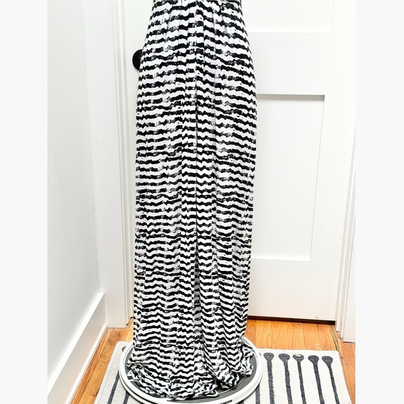 TART Summer Knit Maxi Dress - Picture 3 of 13
